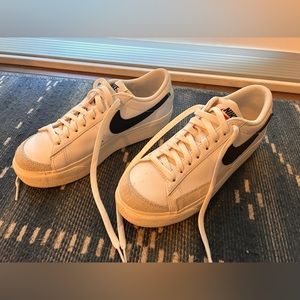 NWOT Nike platform blazers